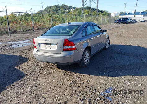 2005 Volvo S40 2.4I z USA, uszkodzony, nr VIN YV1MS390X52118143
